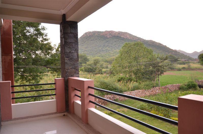 The Royale Country Retreat Bed and Breakfast Udaipur Eksteriør billede