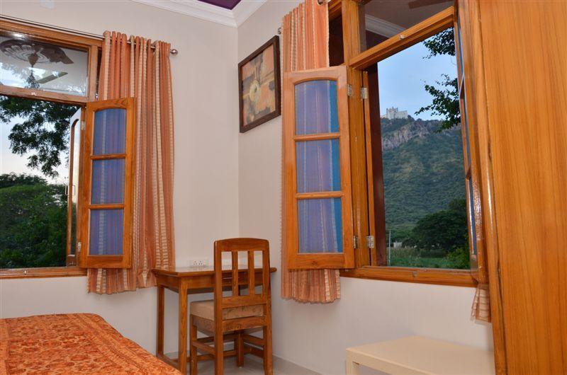The Royale Country Retreat Bed and Breakfast Udaipur Eksteriør billede